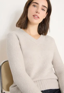 Bouclé V-Neck Pullover