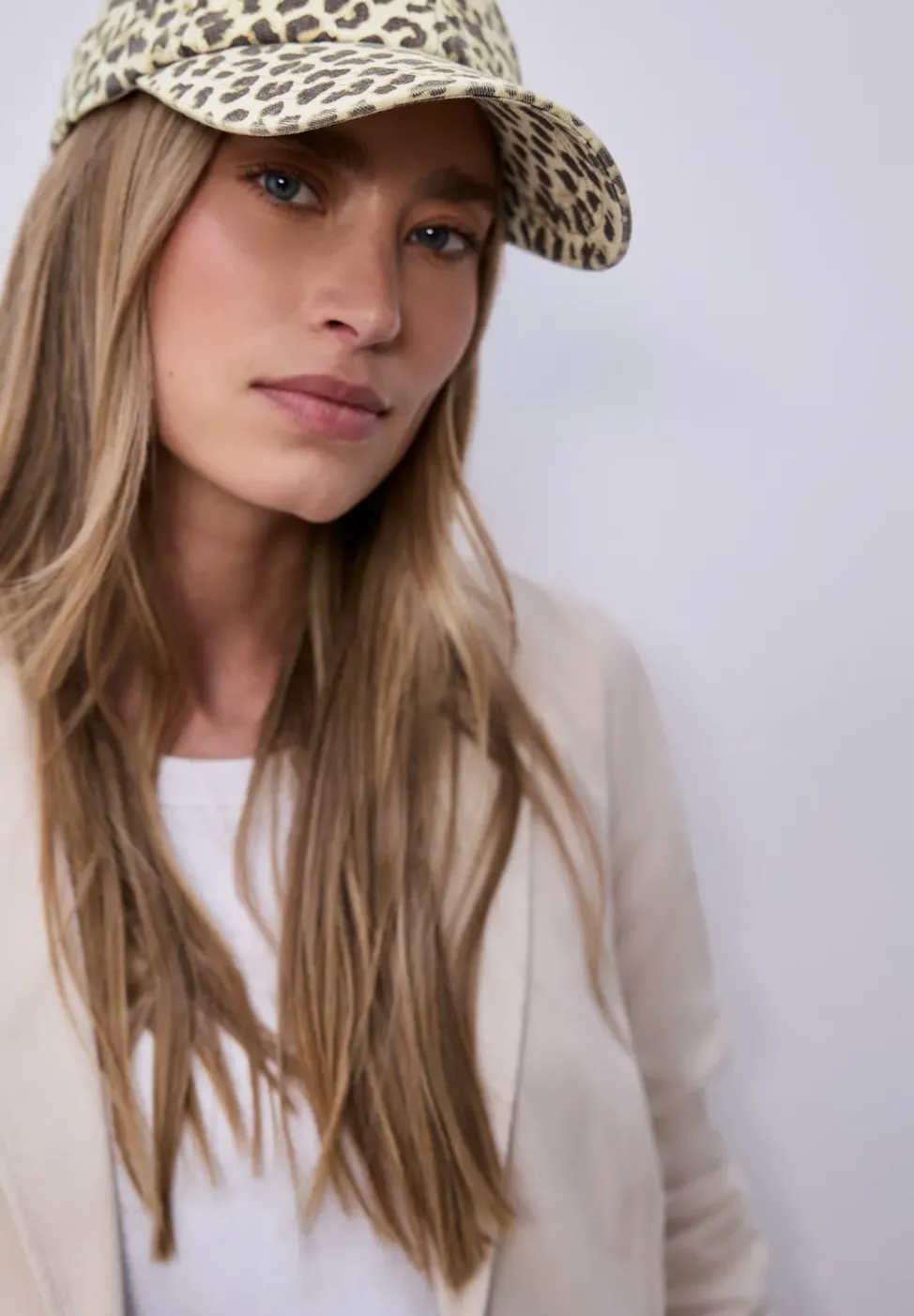 Cap mit Leo-Muster im Washed-Look
