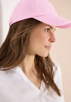 Cap mit Stickerei