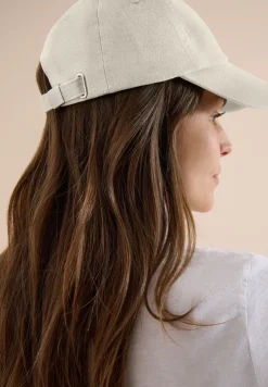 Cap mit Stickerei