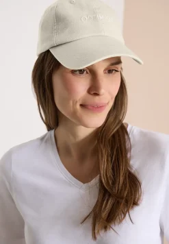 Cap mit Stickerei