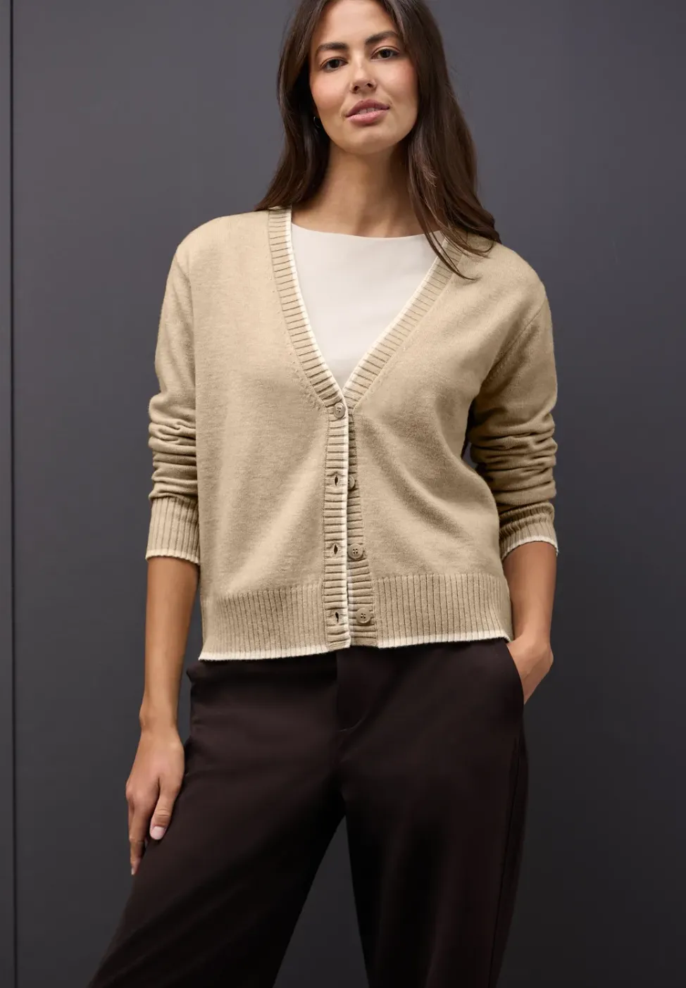 Cardigan mit Kontrastdetails