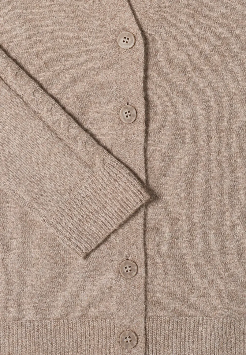 Cardingan mit Strickdetails