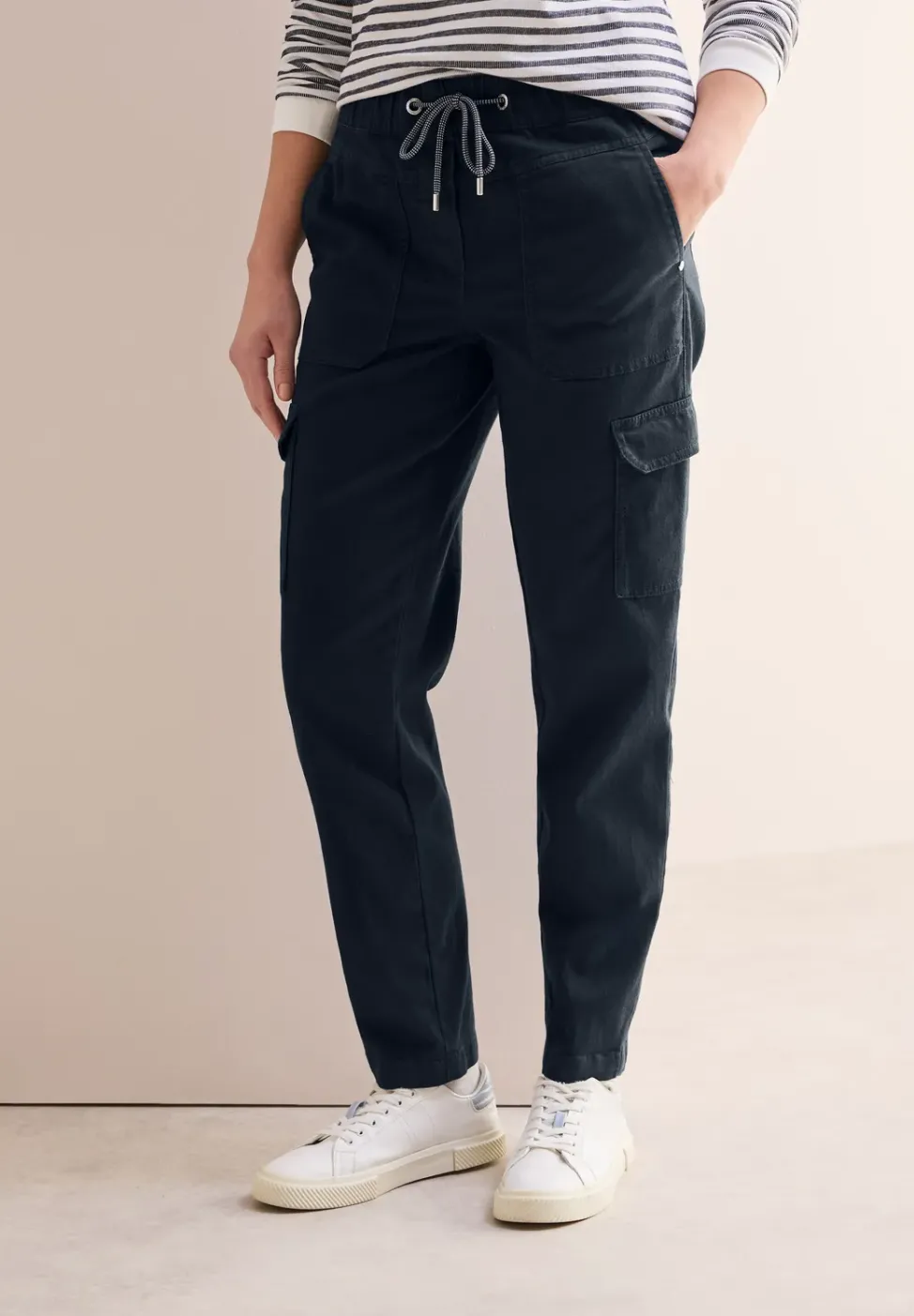 Cargo-Hose im Washed-Look