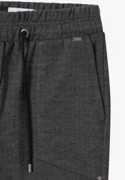 Casual Fit Hose