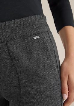 Casual Fit Hose