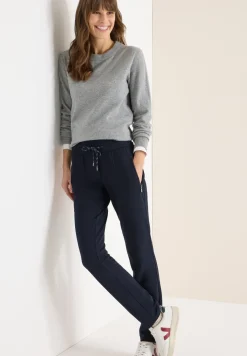 Casual Fit Hose