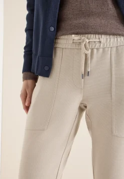 Casual Fit Hose