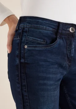 Casual Fit Jeans