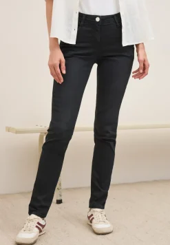Casual Fit Jeans