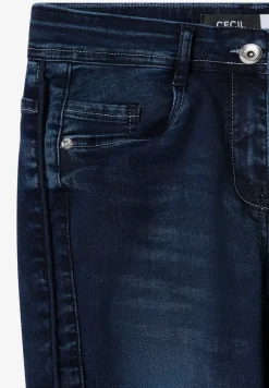 Casual Fit Jeans