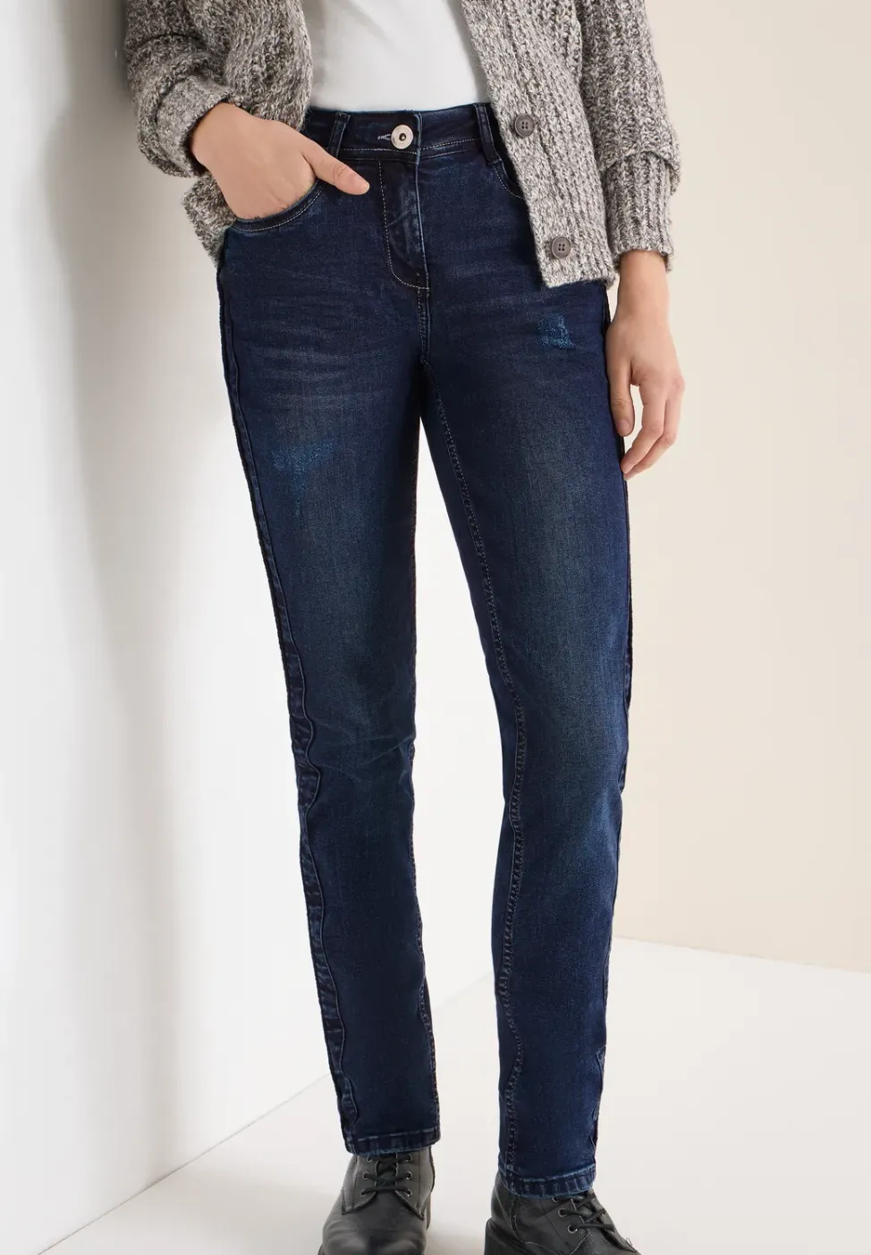 Casual Fit Jeans