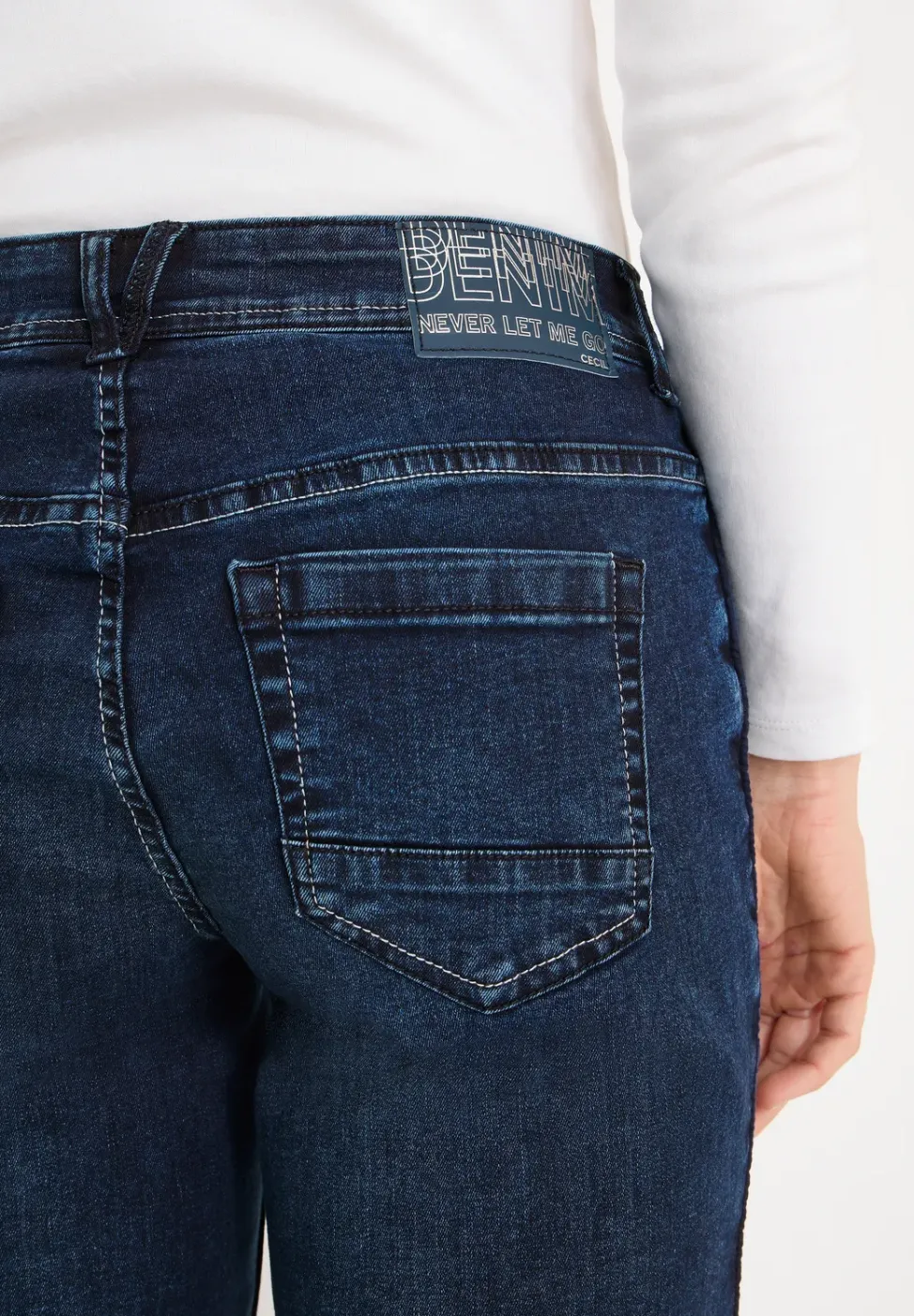 Casual Fit Jeans