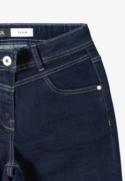 Casual Fit Rinsed Jeans