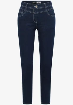 Casual Fit Rinsed Jeans