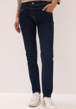 Casual Fit Rinsed Jeans