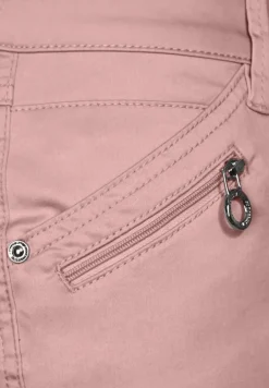 Casual Fit Hose