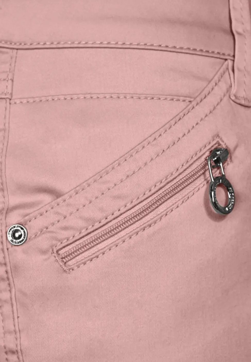 Casual Fit Hose