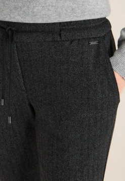 Casual Fit Hose