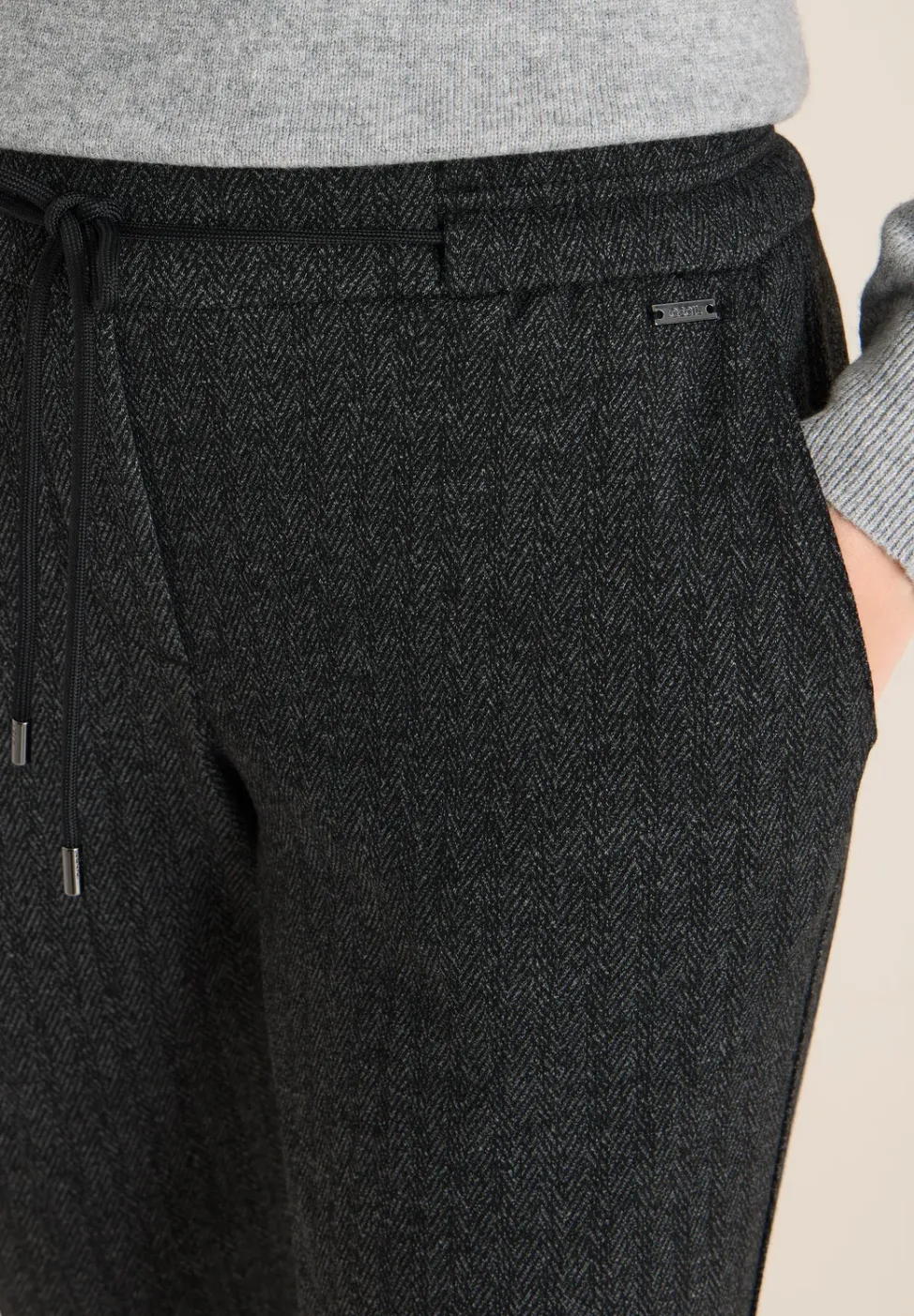 Casual Fit Hose