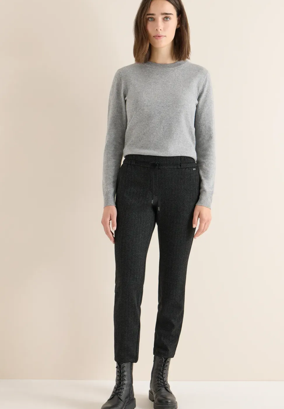 Casual Fit Hose