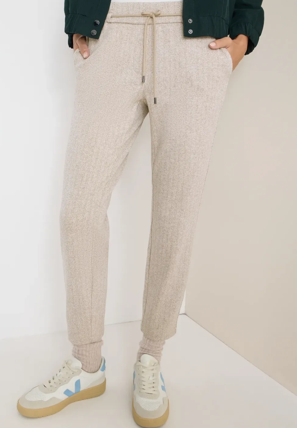 Casual Fit Hose