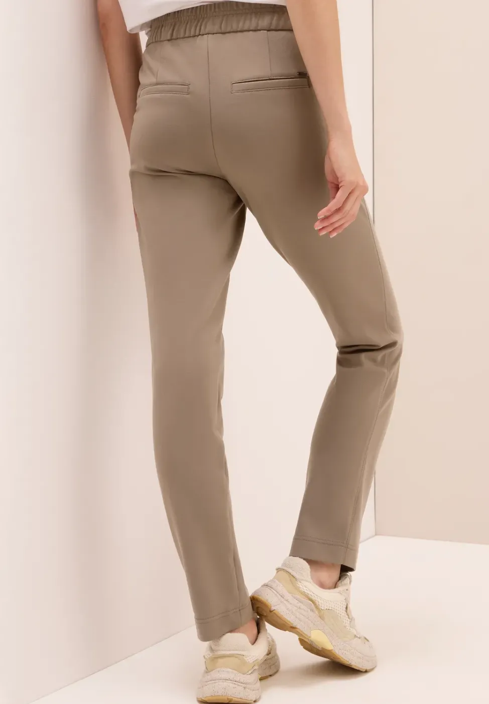 Casual Fit Hose