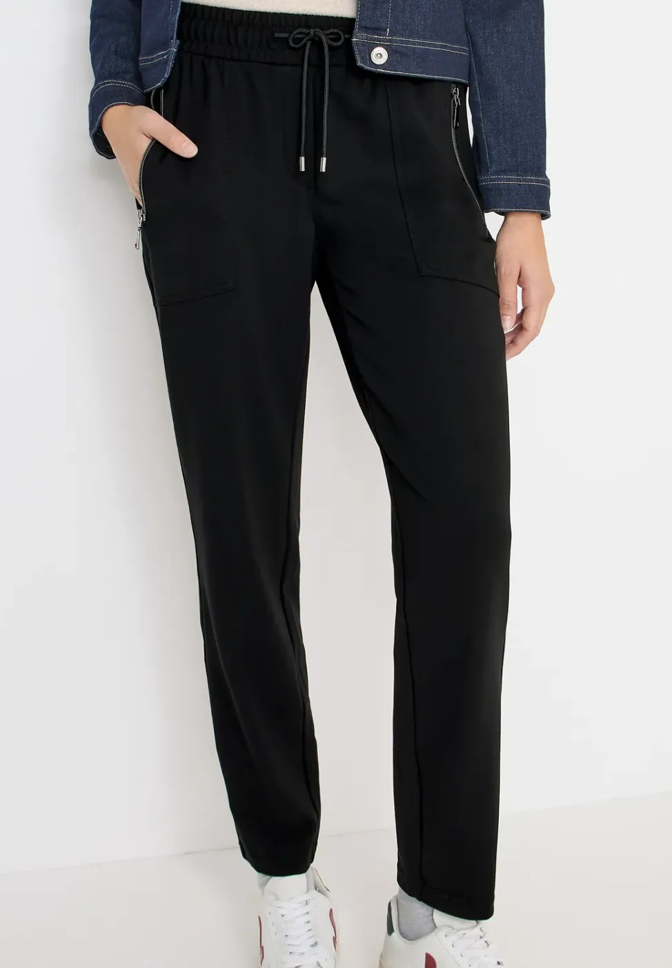 Casual Fit Hose