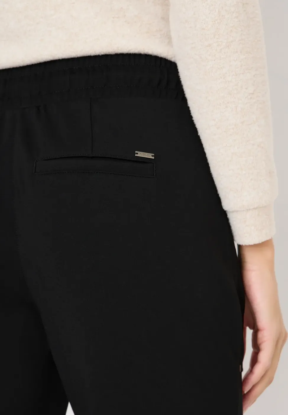Casual Fit Hose
