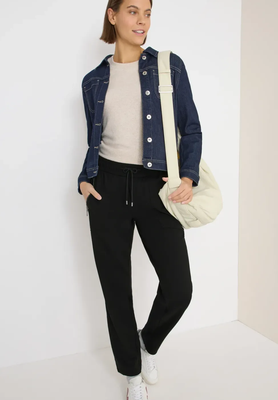 Casual Fit Hose