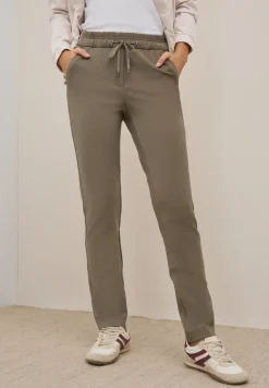 Casual Fit Hose