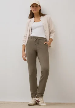 Casual Fit Hose