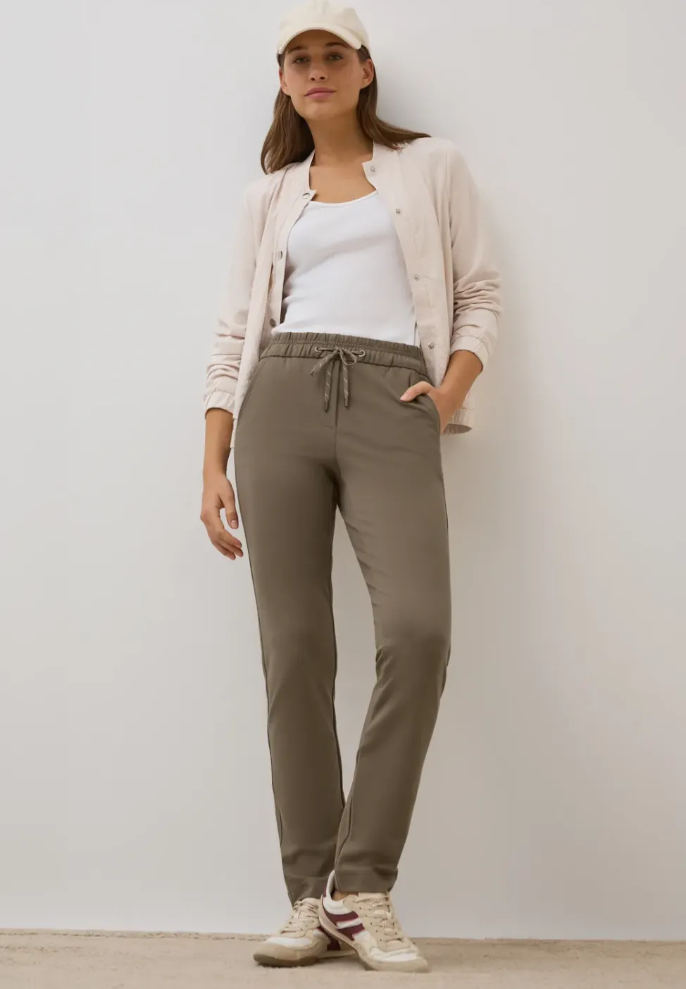 Casual Fit Hose