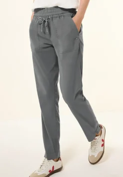 Casual Fit Hose