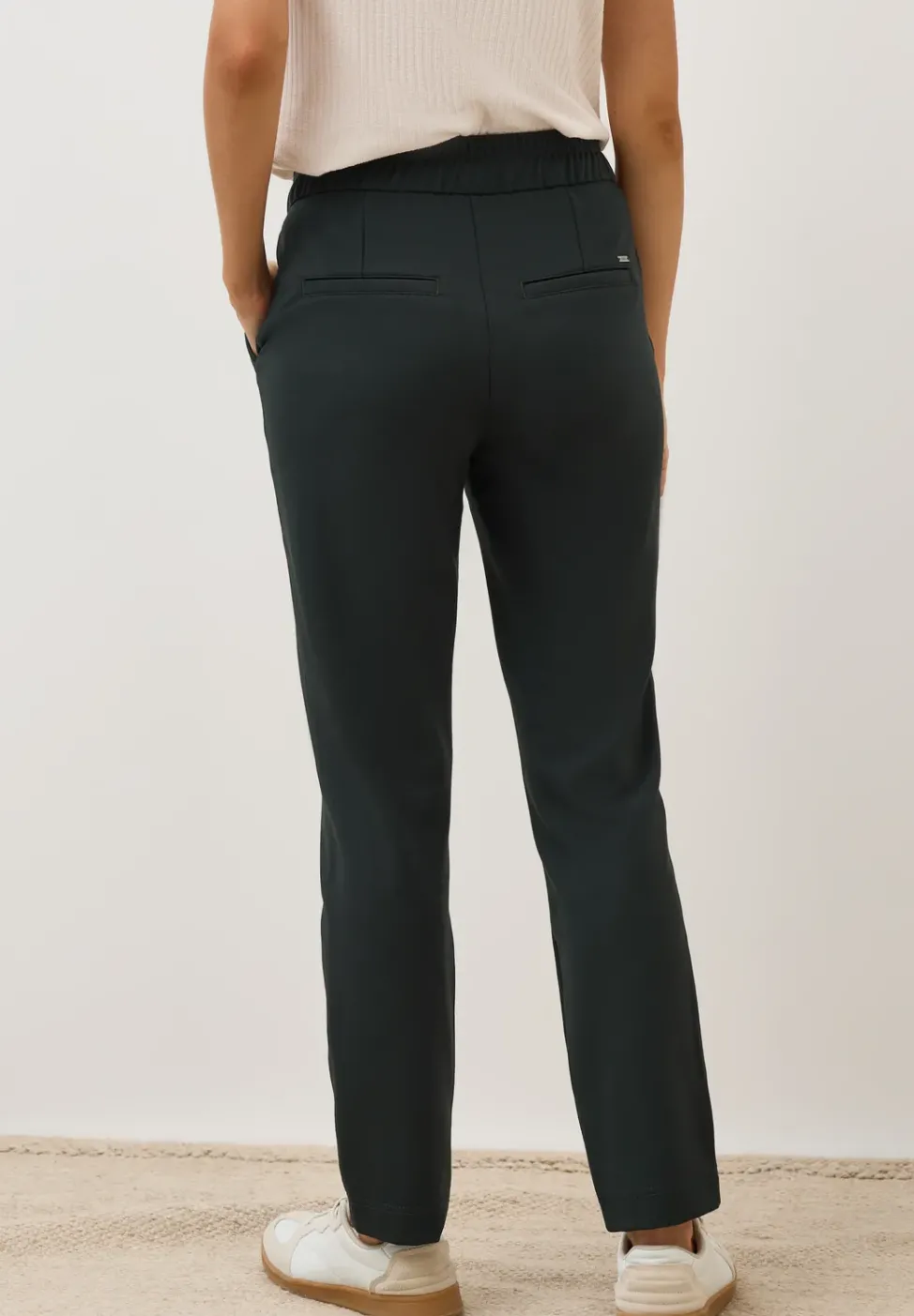 Casual Fit Hose
