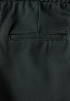 Casual Fit Hose