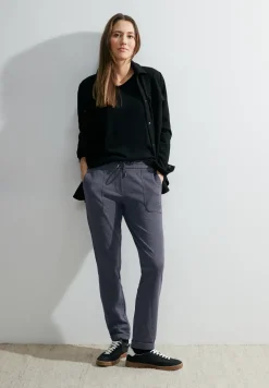 Casual Fit Hose