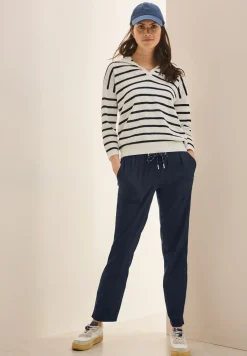 Casual Fit Hose
