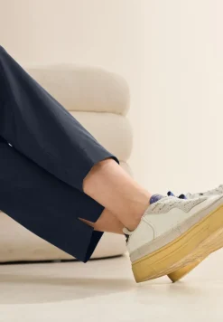 Casual Fit Hose