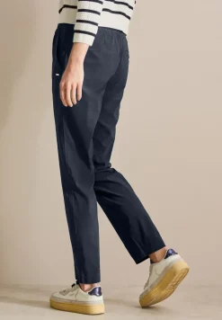 Casual Fit Hose