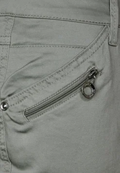 Casual Fit Hose