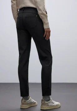 Casual Fit Hose