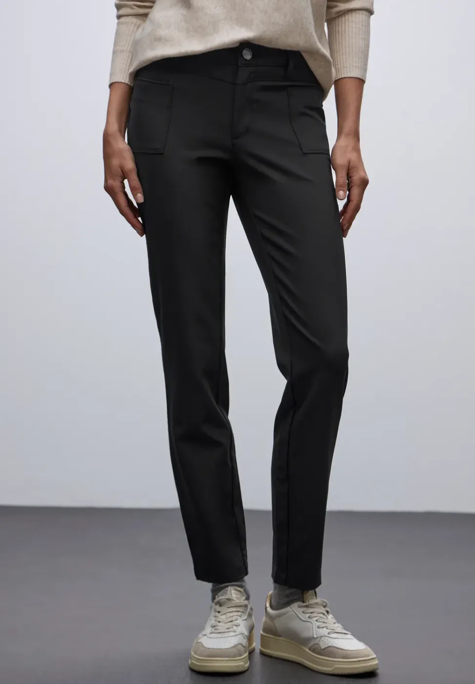 Casual Fit Hose