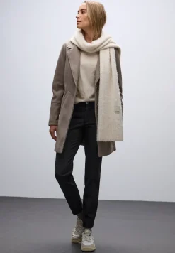Casual Fit Hose