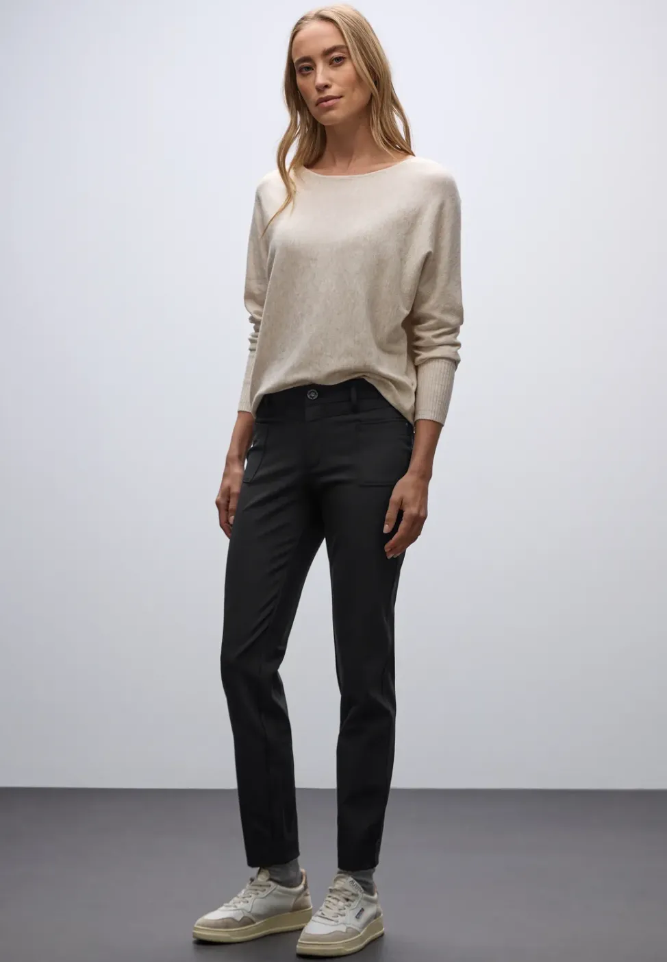 Casual Fit Hose