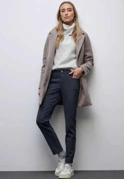 Casual Fit Hose