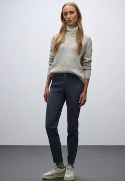 Casual Fit Hose