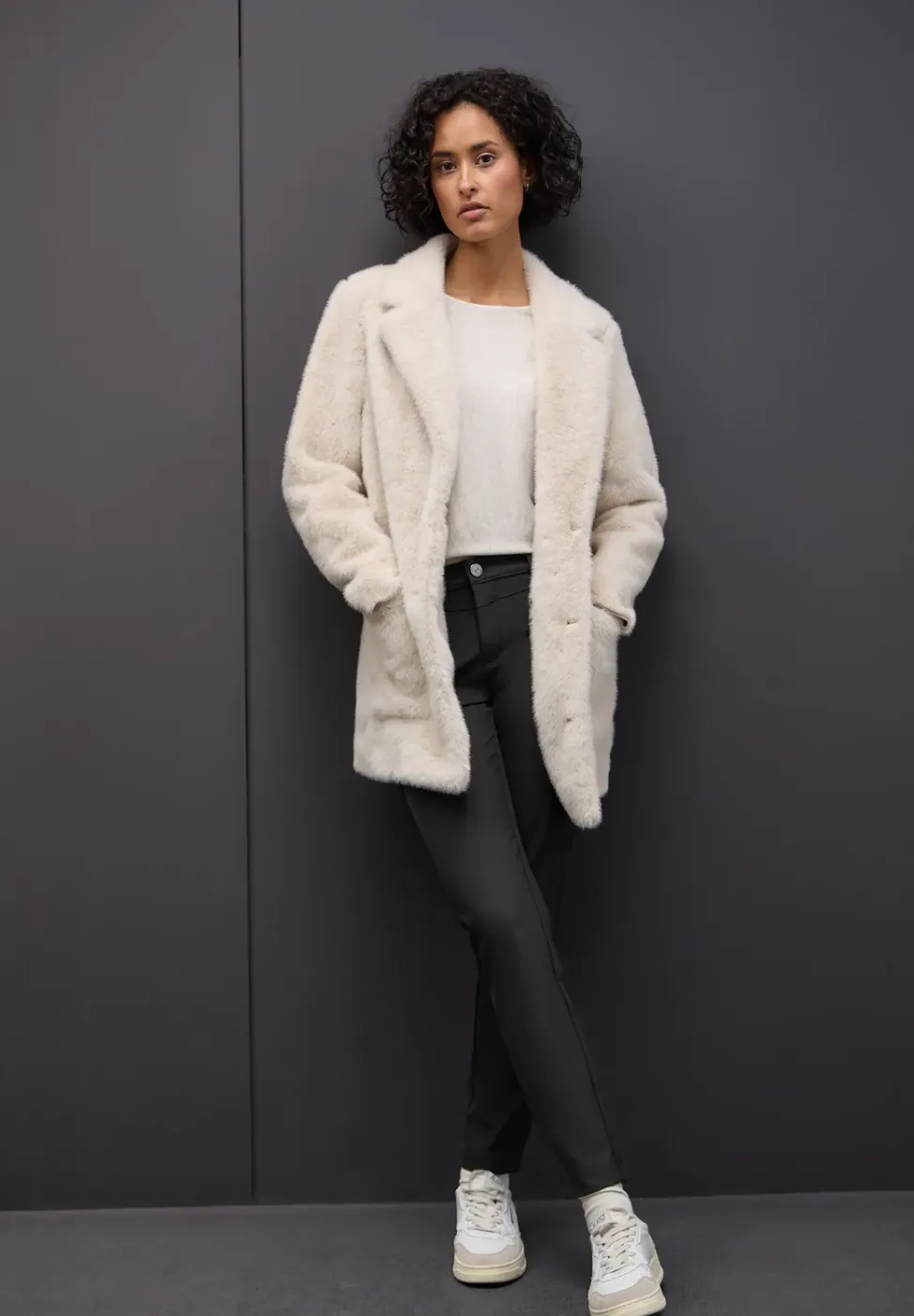 Casual Fit Hose