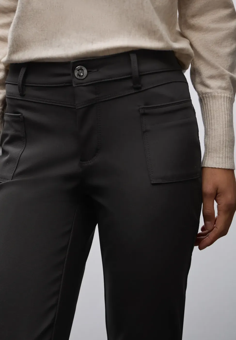 Casual Fit Hose