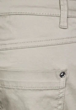 Casual Fit Hose